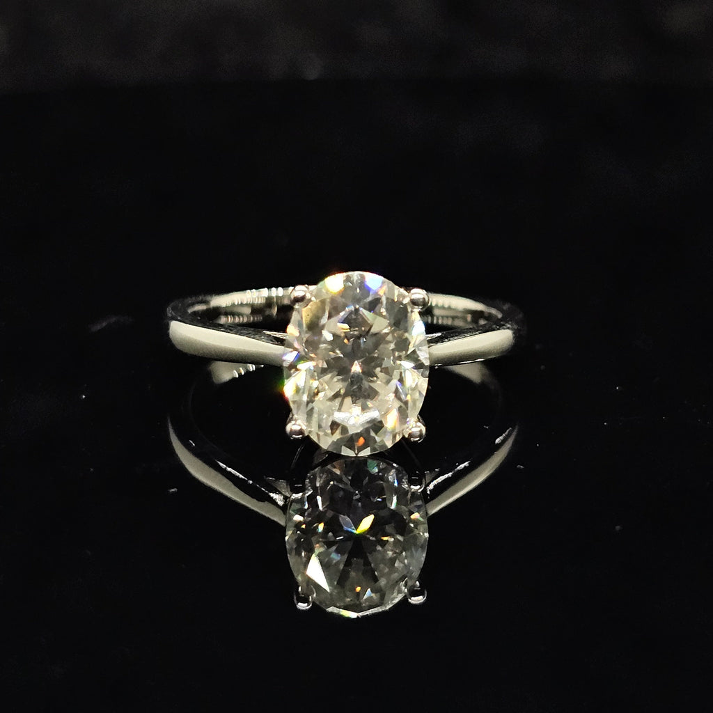 Juliette - Oval Solitaire Ring