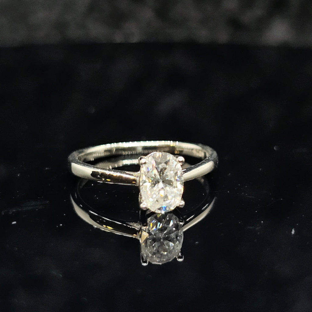 Juliette - Oval Solitaire Ring