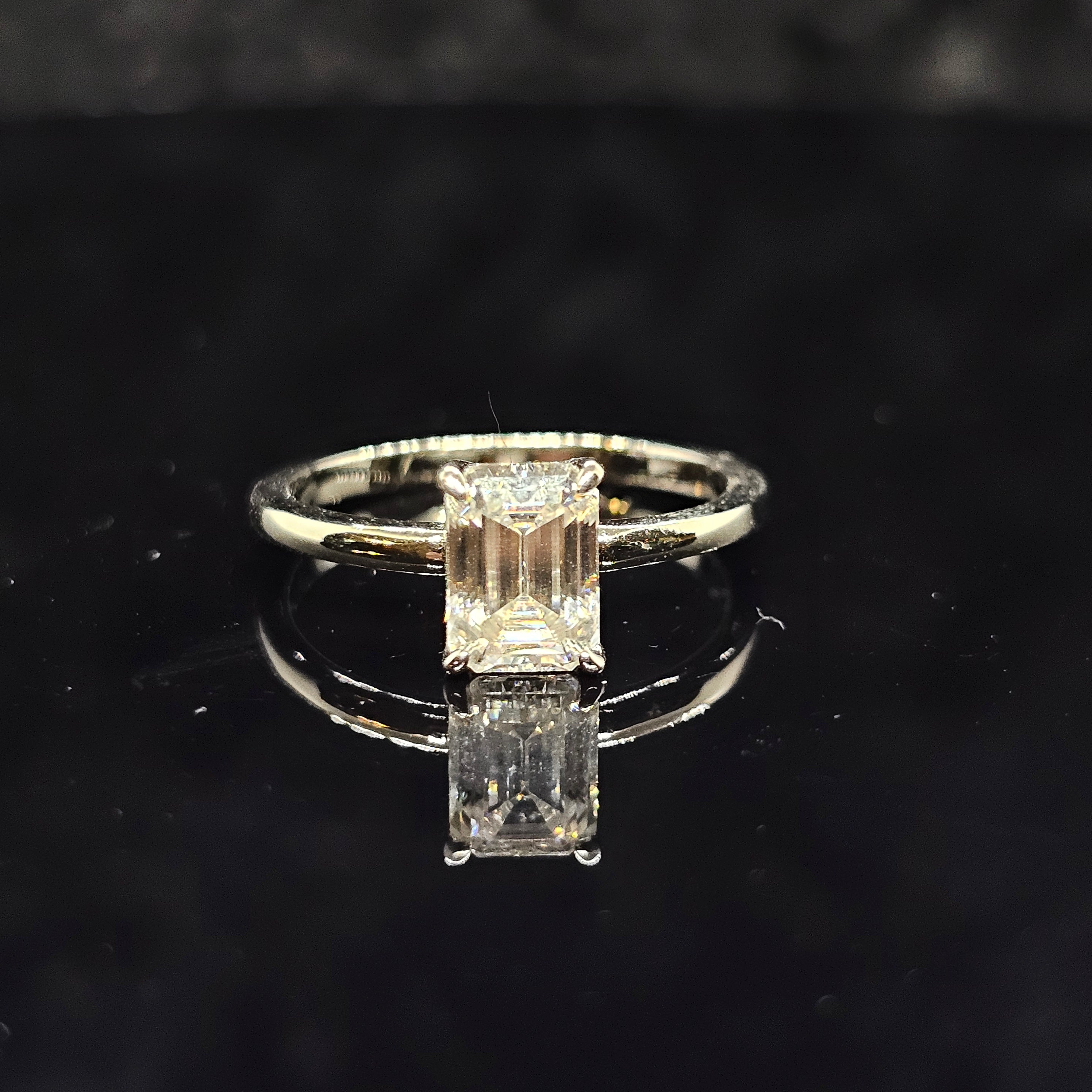 Vivienne - Emerald Cut Solitaire Ring
