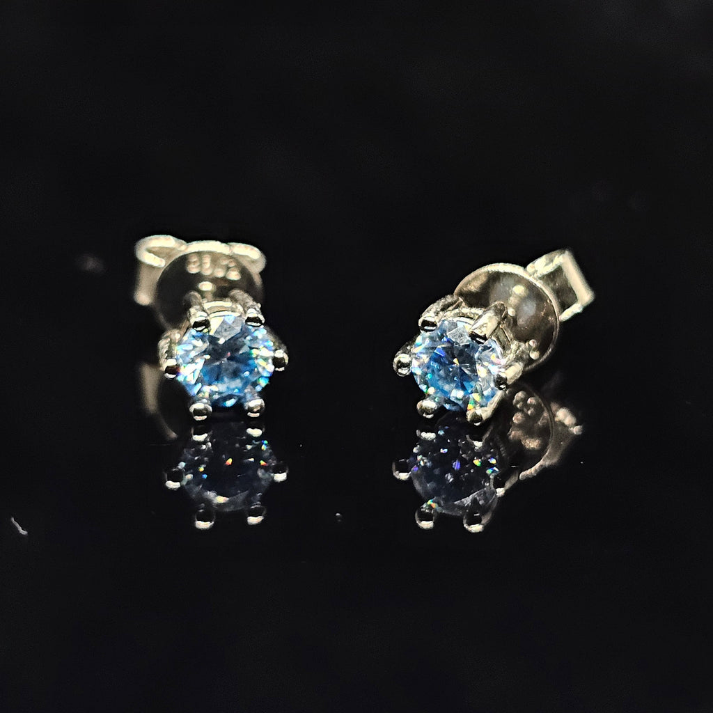 0.6/1.0/2.0cttw Klein Blue Round Cut Solitaire Moissanite Stud Earrings