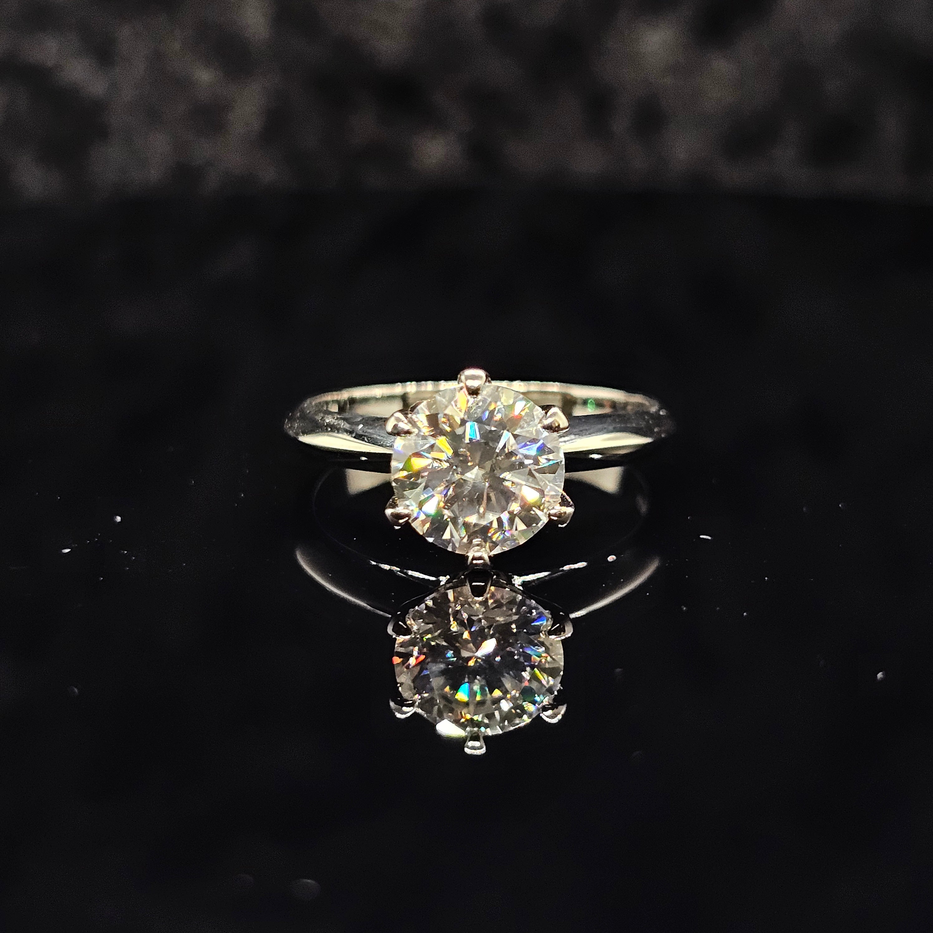 Belle - Round Cut Solitaire Ring