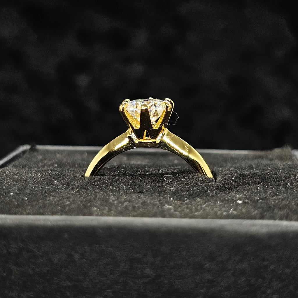 Belle - Round Cut Solitaire Ring