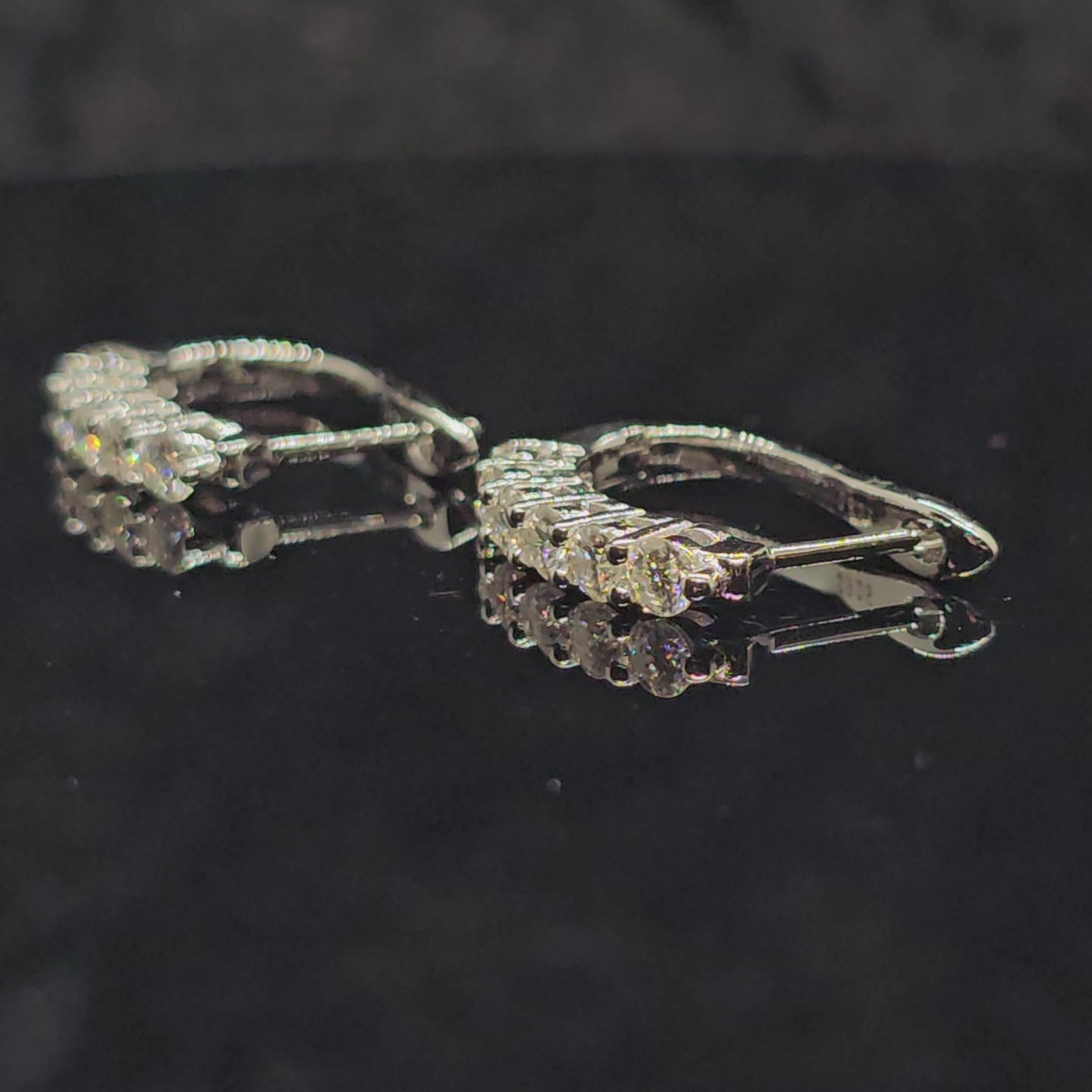 0.6cttw Round Cut Moissanite Hoop Earrings